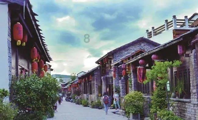 孩子最近总是装病请假不想去上学，每天玩游戏，这种情况，家长应该怎么办？